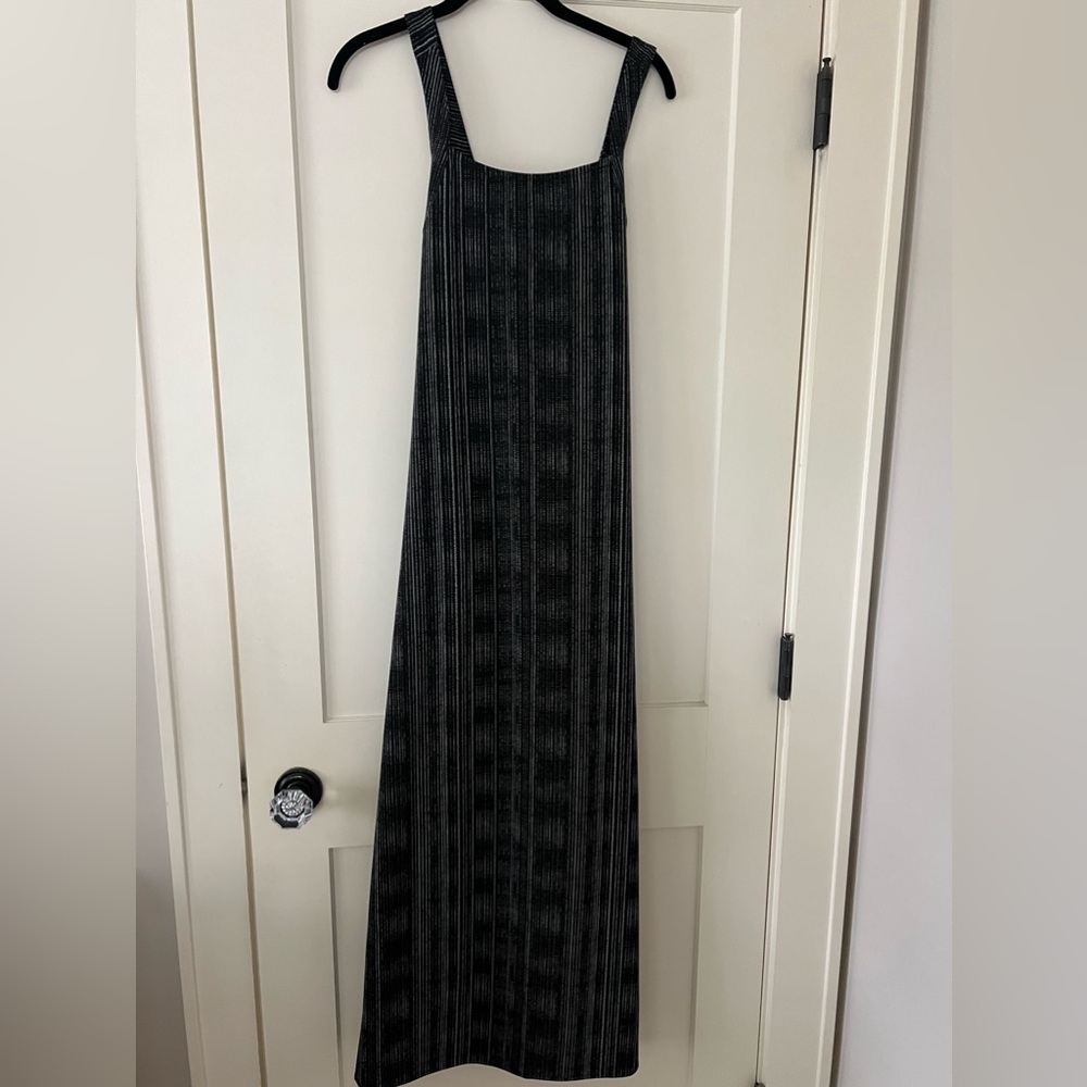 Athleta Arrival Dress in Amara Stripe Size Small